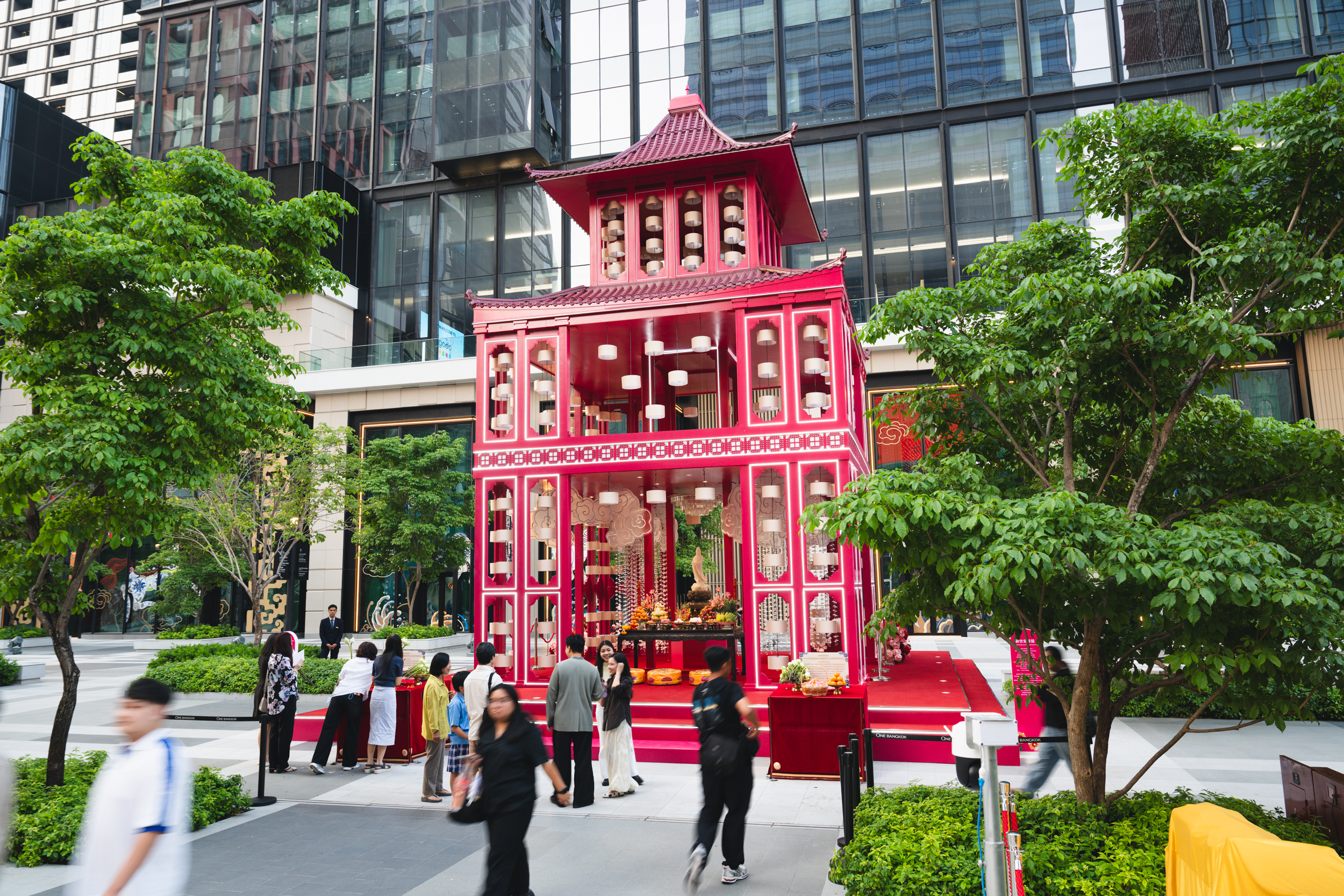 Learning the correct way to perform Chinese New Year rituals