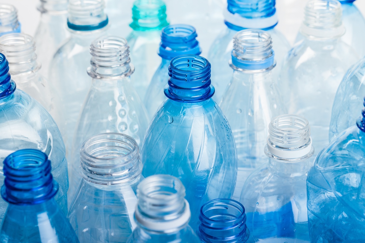 Plastic bottles (PET)